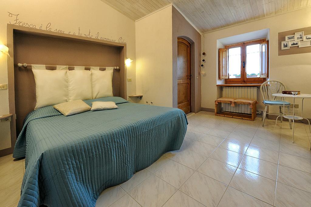 Mancino Bed and Breakfast Poggibonsi Rum bild